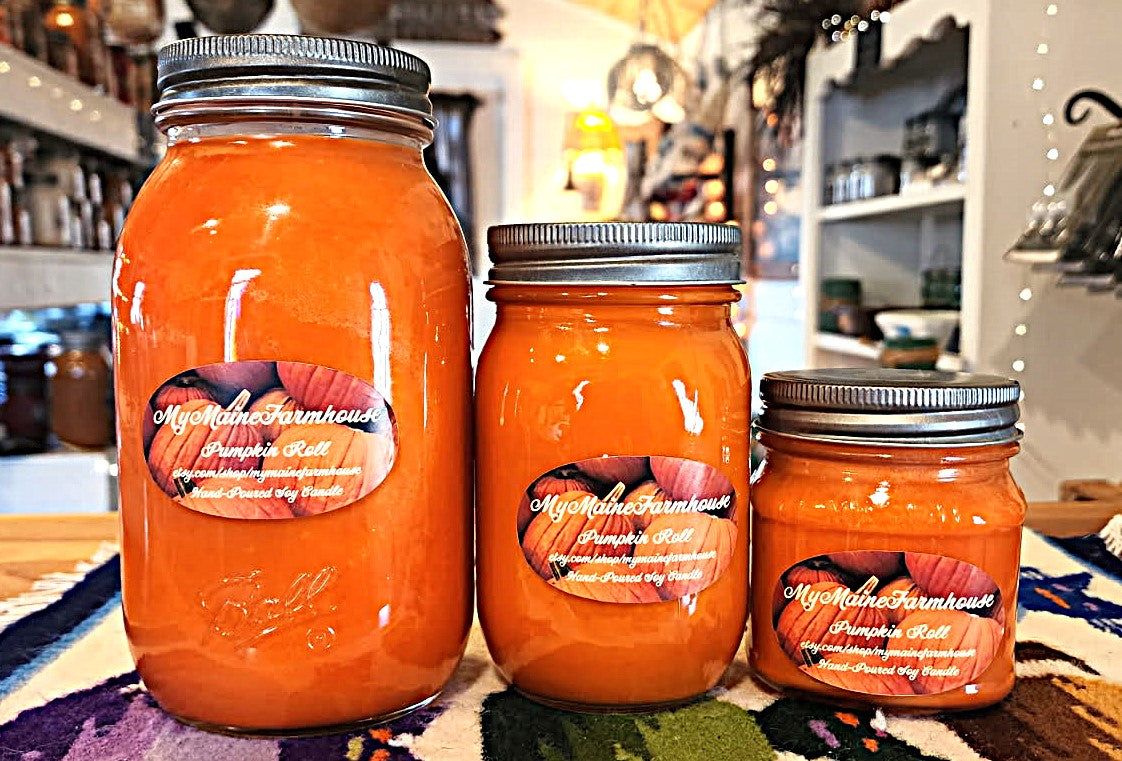 Pumpkin Roll Soy Candle – Sweet Spiced Pumpkin Cake & Creamy Cozy Scent