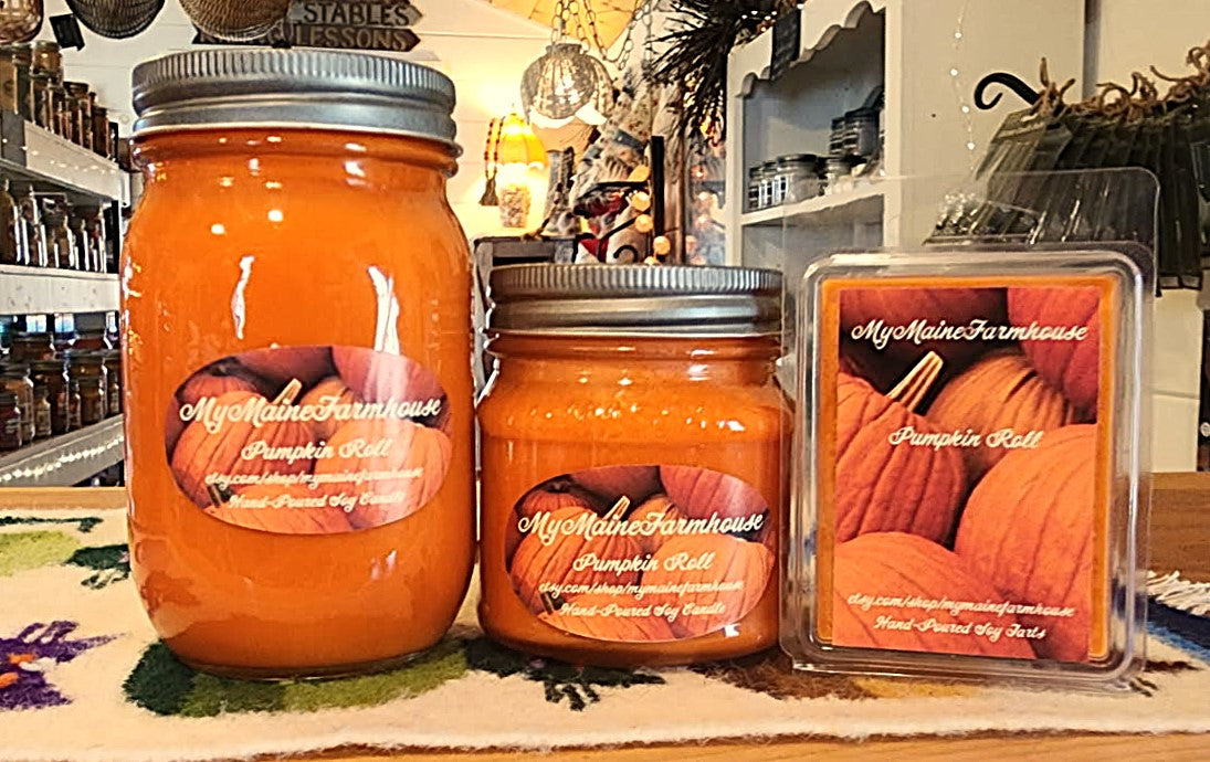 Pumpkin Roll Soy Candle – Sweet Spiced Pumpkin Cake & Creamy Cozy Scent